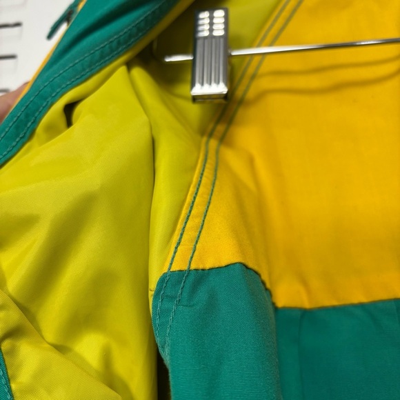 Vintage London Fog Green Weatherwear Jacket with Yellow Lining Size 44 (Fits L) - Picture 9 of 9